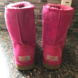 Fuchsia classic short UGG